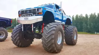 Rodeó a Monster Ford F150 Bigfoot platóján
