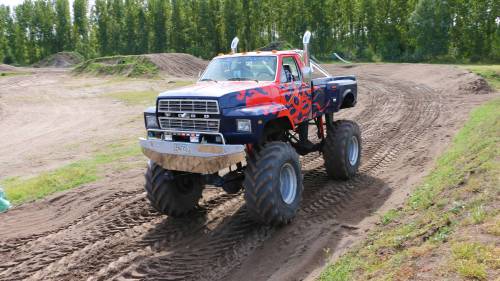 Brutál Ford BigFoot vezetés Gyálon 6