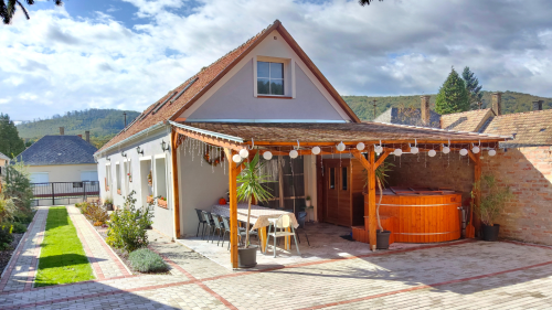 2 éjszakás Wellness kettesben a bakonyi Loft apartmanban 10