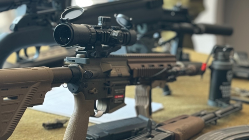Airsoft harc egymás ellen taktikai labirintusban Cegléden 16