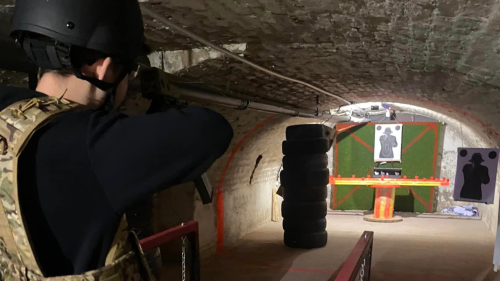 Gyerekeknek szituációs gyakorlás profi airsoft fegyverekkel 4