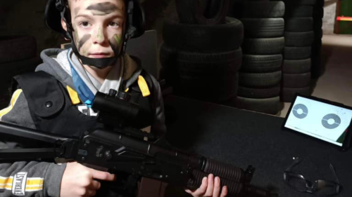 Gyerekeknek szituációs gyakorlás profi airsoft fegyverekkel 5