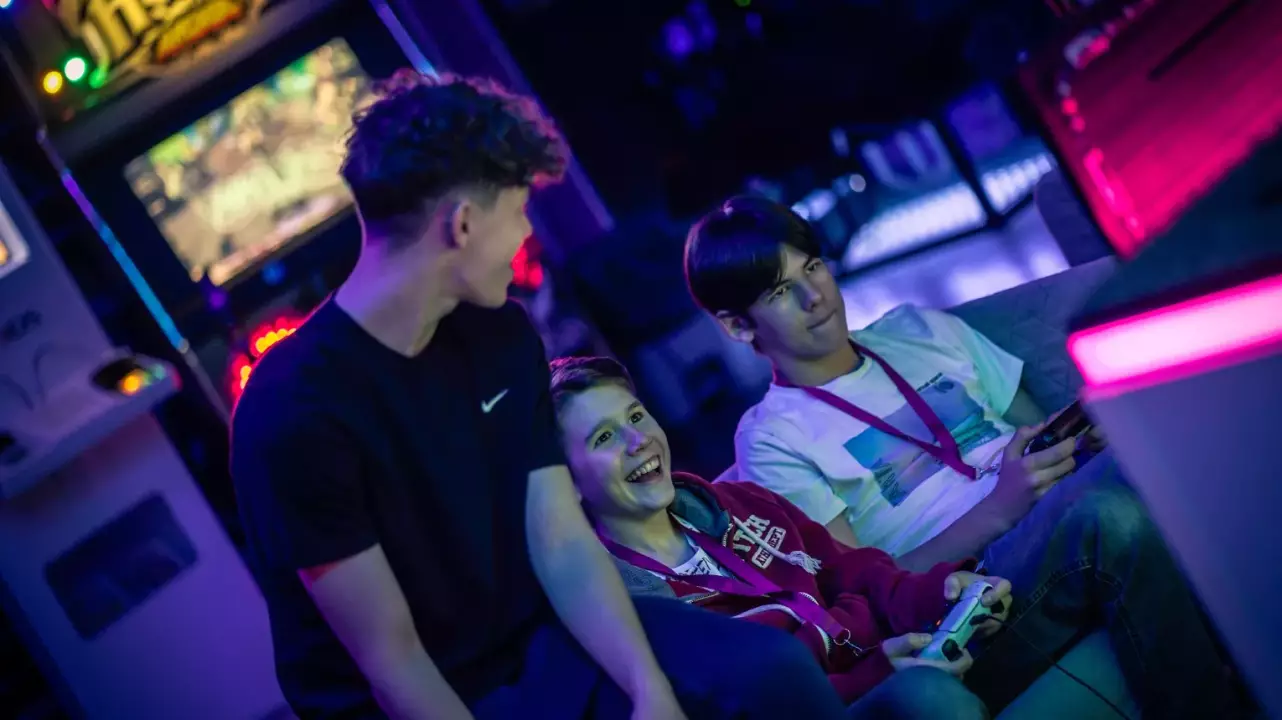 Gamerland családi élménynap – 4 főnek 5 órás élmény fő kép