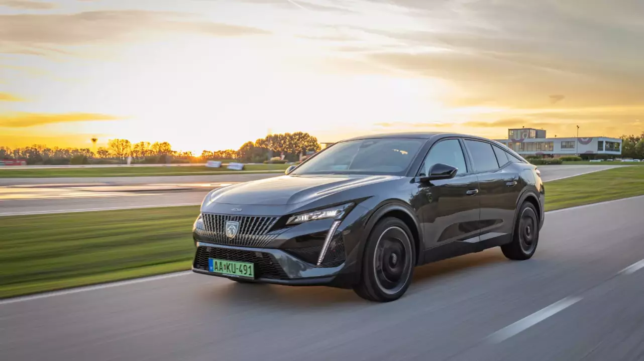 Vezetéstechnikai HaladóTréning Zsámbékon a Drivingcampen Saját Autóval fő kép