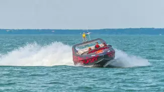 Páros HyperJet Adrenalin élményhajózás a Balatonon