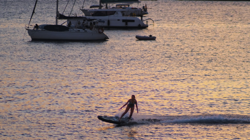 Balatoni hullámok újratöltve! – Jetsurf élmény Balatonkenesén 5