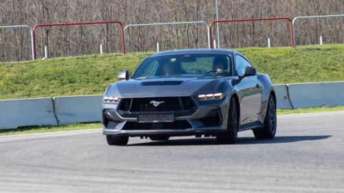 Mustang GT 2024 élményvezetés az M-Ringen – hétköznap/hétvégén 1