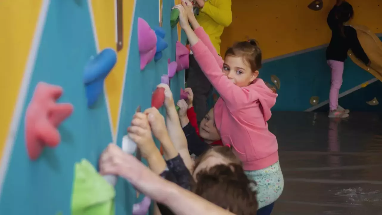 Boulder falmászás gyerekeknek Egerben – Profi oktatóval és felszereléssel! fő kép