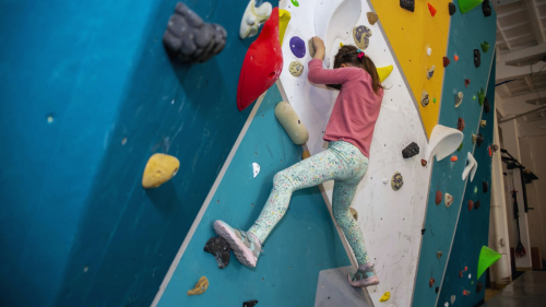 Mászás, kihívás, közös kaland! – Páros boulder falmászás Egerben 12