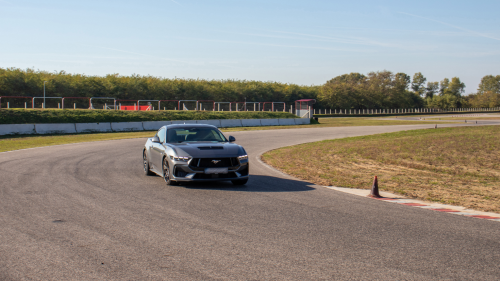 Mustang GT 2024 élményvezetés az M-Ringen – hétköznap/hétvégén 7