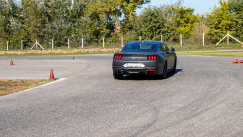 Mustang GT 2024 élményvezetés az M-Ringen – hétköznap/hétvégén 8
