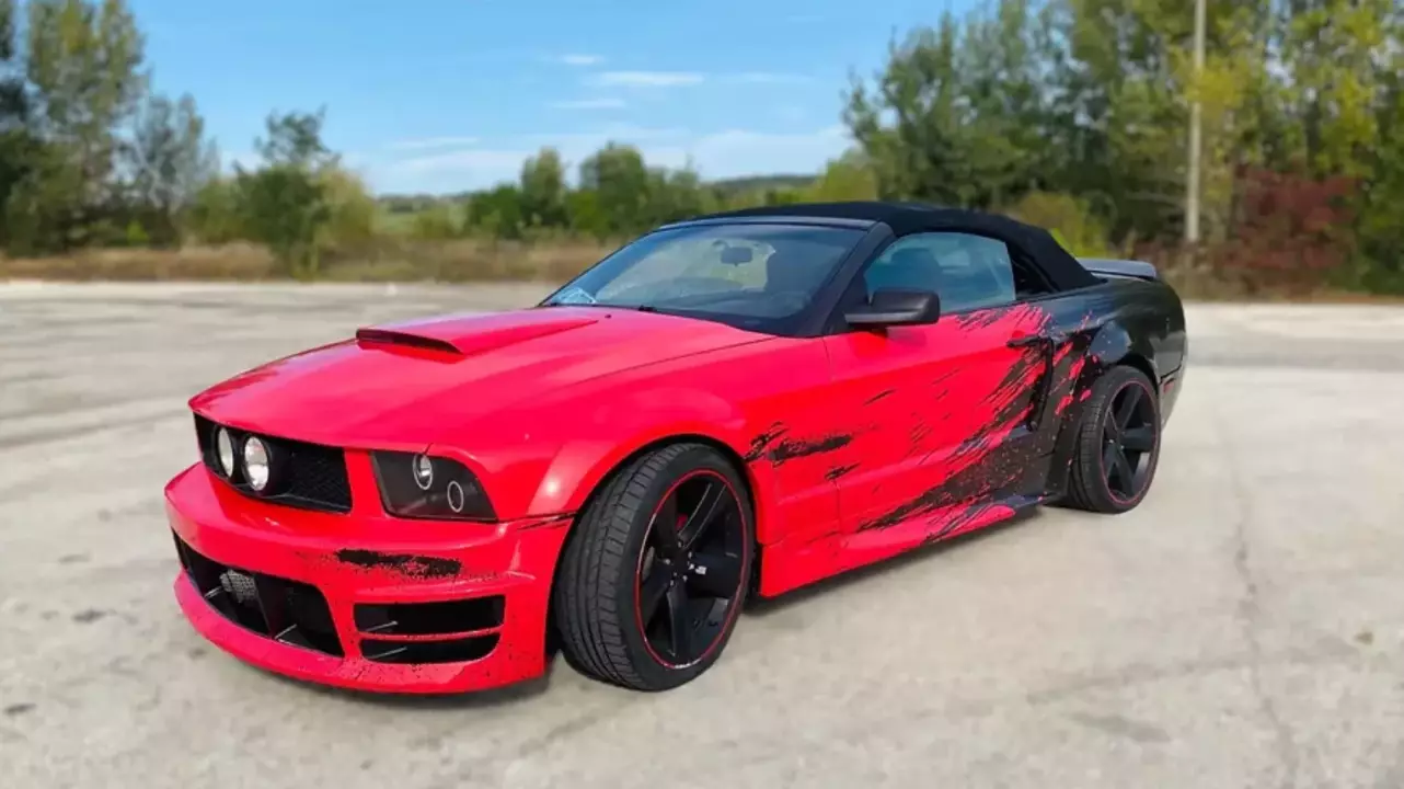 Ford Mustang V8 élményvezetés vagy bérlés Polgárdi környékén fő kép