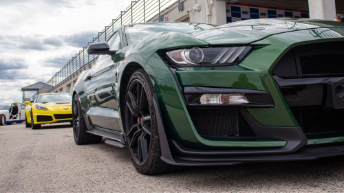 Mustang Shelby élményautózás gyerekeknek a Kakucs Ringen 2