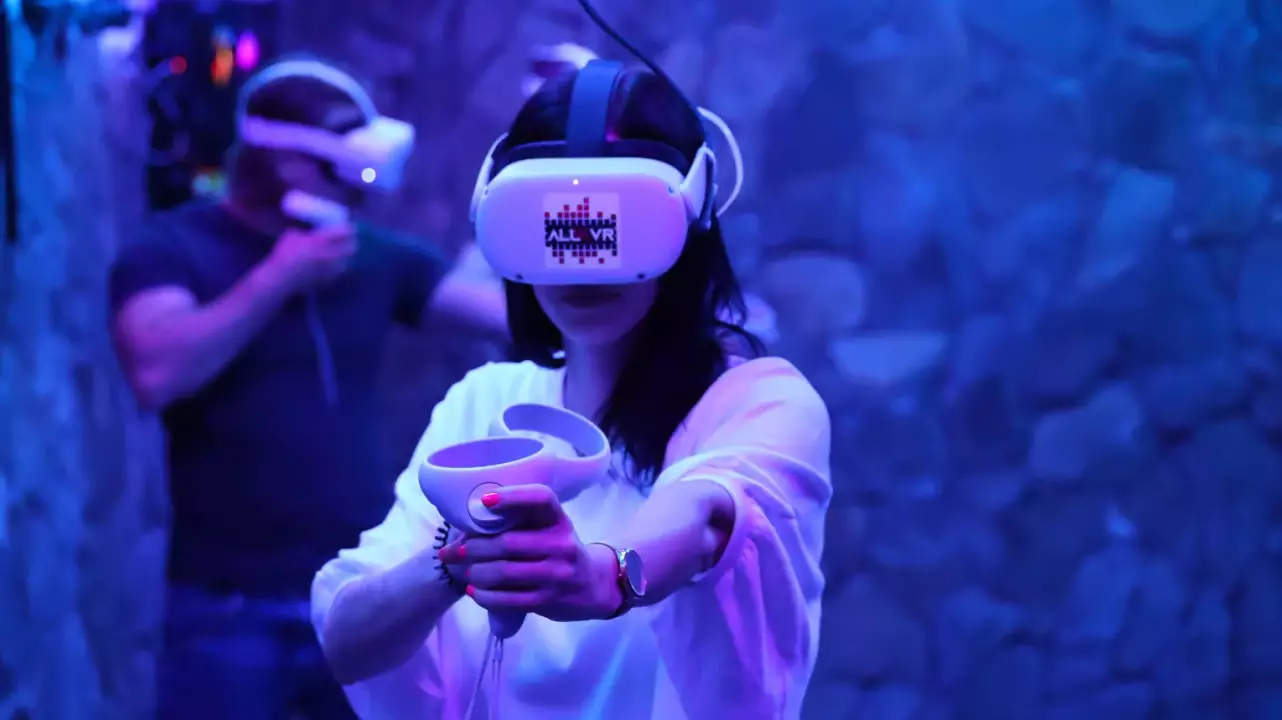 A VIRTUÁLIS VALÓSÁG MINDENKIÉ! Páros VR élmény a belvárosban fő kép