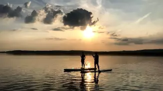 Romantikus SUP élmény a Velencei-tavon