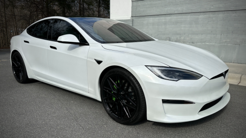 Tesla Model S Plaid utcai élményvezetés 4