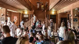 Western élmény a Tordasi élményfaluban kosár