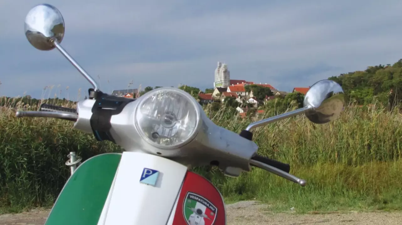 4 órás Vespa robogótúra Nagyvázsonyba kemény 50 köbcentivel fő kép